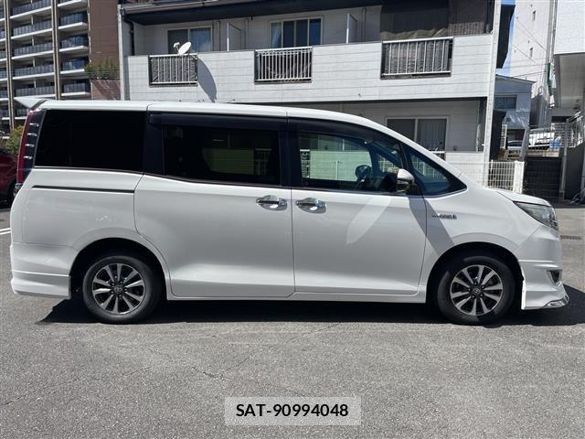 Toyota ESQUIRE 2020 8692642-3