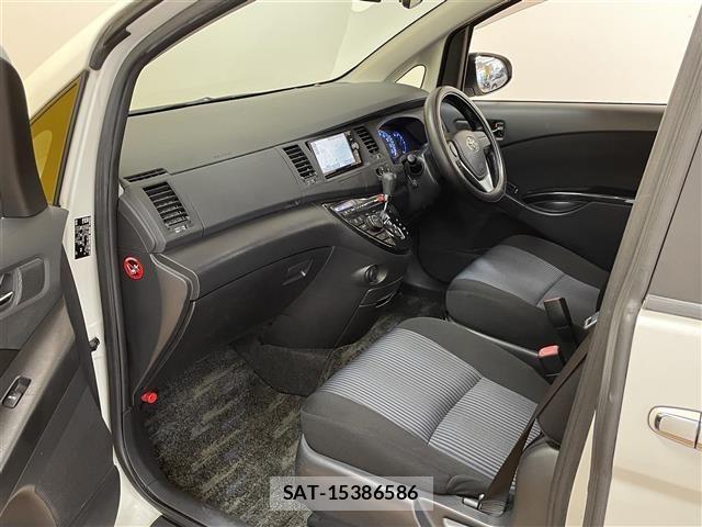 Toyota ISIS 2016 8947885-20