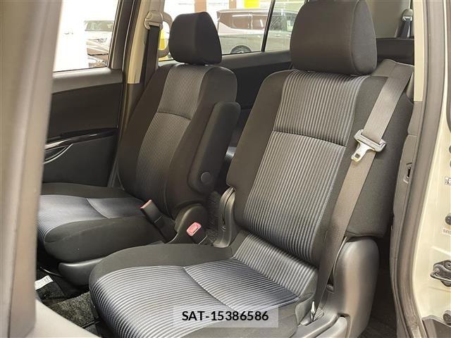 Toyota ISIS 2016 8947885-22