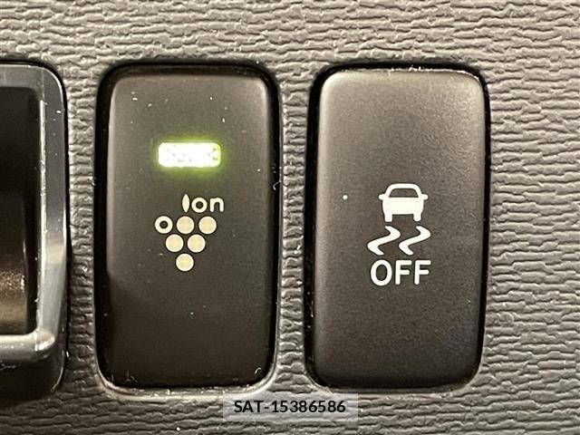 Toyota ISIS 2016 8947885-5