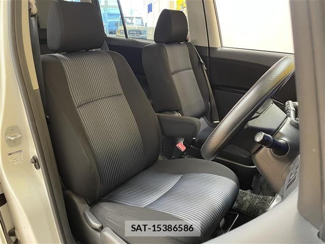 Toyota ISIS 2016 8947885-8