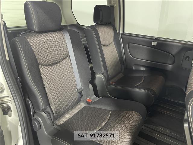 Nissan SERENA 2014 8927173-4