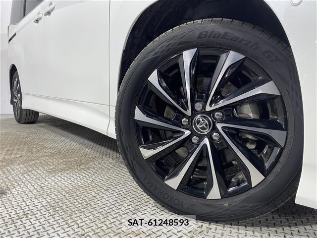 Toyota NOAH 2023 8683554-12