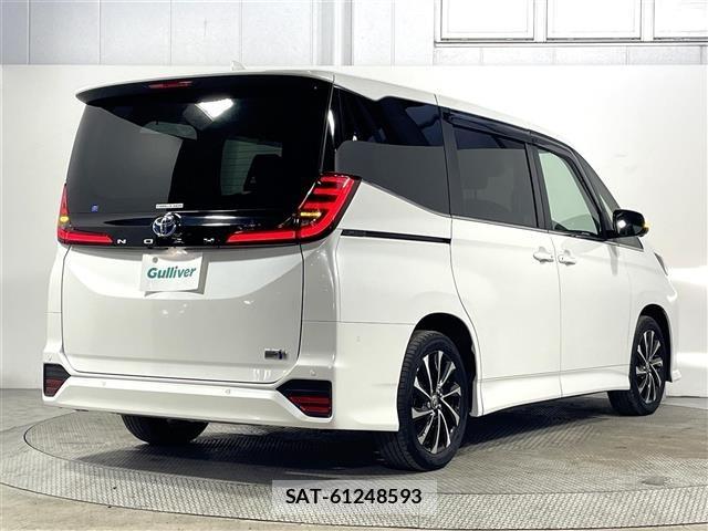 Toyota NOAH 2023 8683554-18