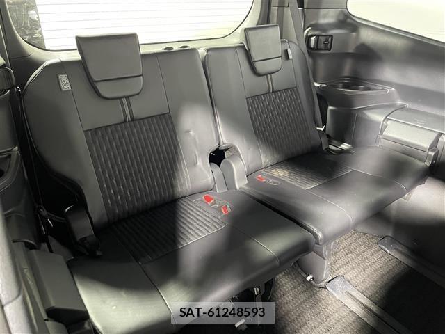 Toyota NOAH 2023 8683554-2