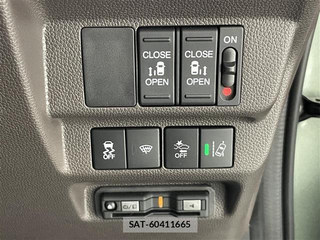 Honda FREED 2023 8684632-19