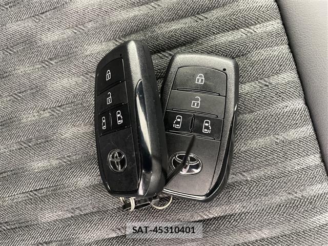 Toyota NOAH 2023 8683555-17