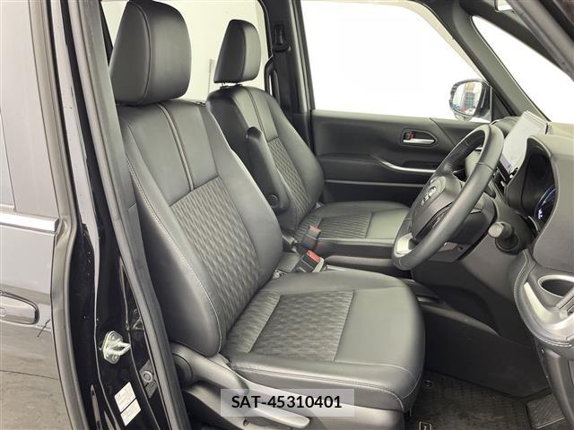 Toyota NOAH 2023 8683555-2
