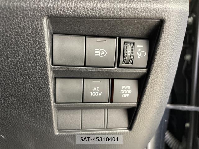 Toyota NOAH 2023 8683555-9
