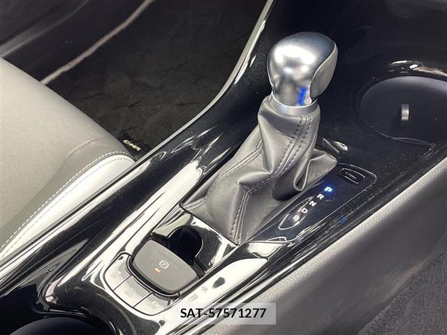 Toyota C-HR 2019 8684657-21