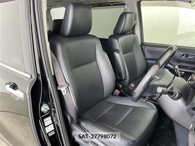 Toyota ESQUIRE 2016 8692643-6