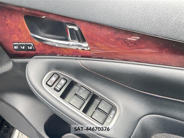 Toyota CROWN MAJESTA 2016 8680761-9