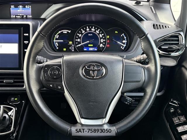 Toyota NOAH 2019 8683556-1