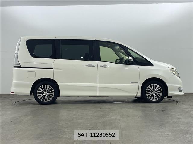 Nissan SERENA 2015 8672002-2