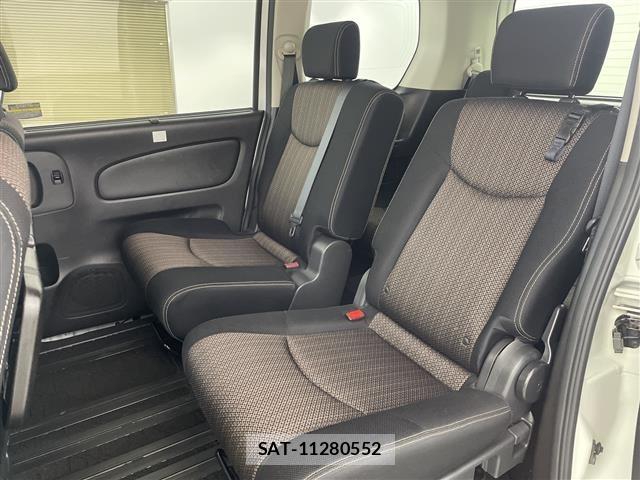 Nissan SERENA 2015 8672002-8