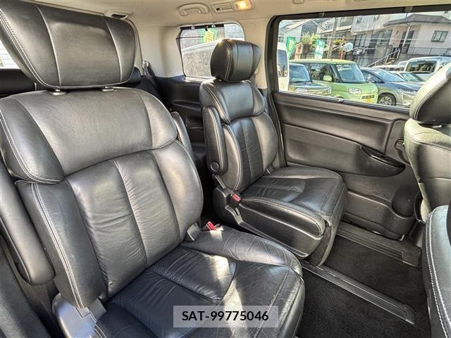 Nissan ELGRAND 2011 8689719-11