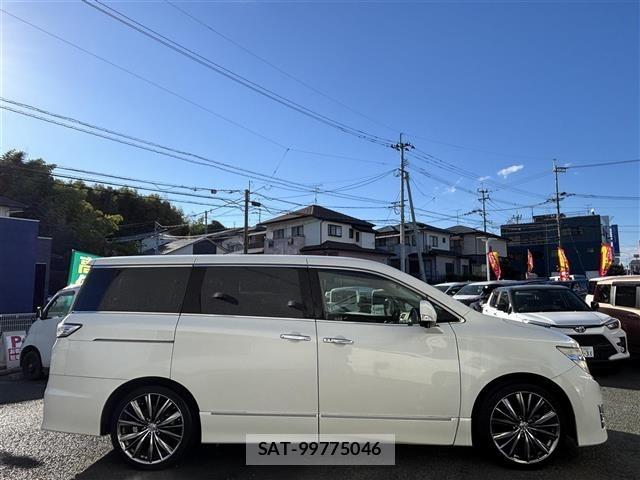 Nissan ELGRAND 2011 8689719-22