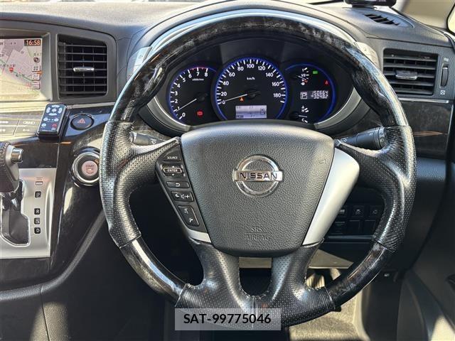 Nissan ELGRAND 2011 8689719-3