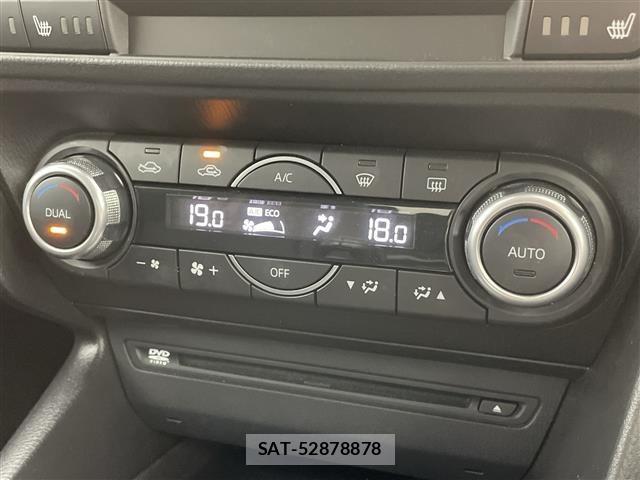 Mazda AXELA 2017 8678396-1