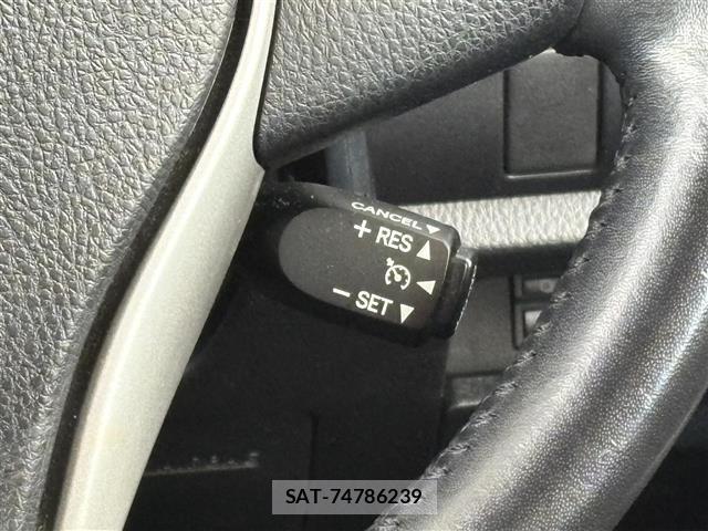 Toyota NOAH 2020 8683567-1