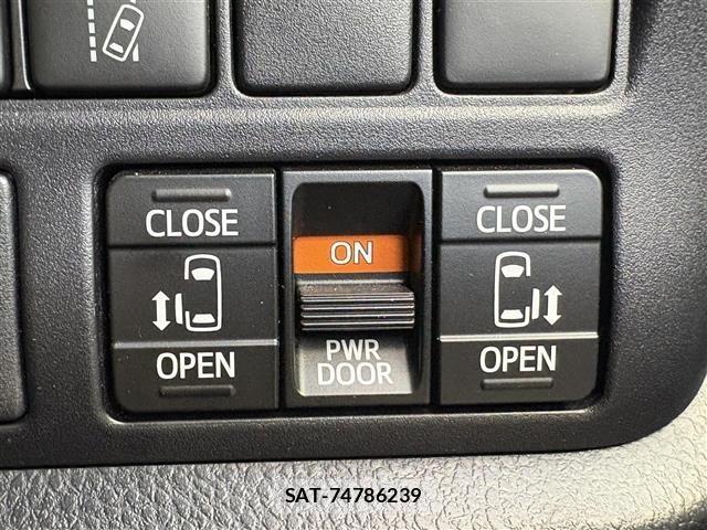 Toyota NOAH 2020 8683567-19