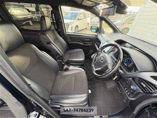 Toyota NOAH 2020 8683567-9