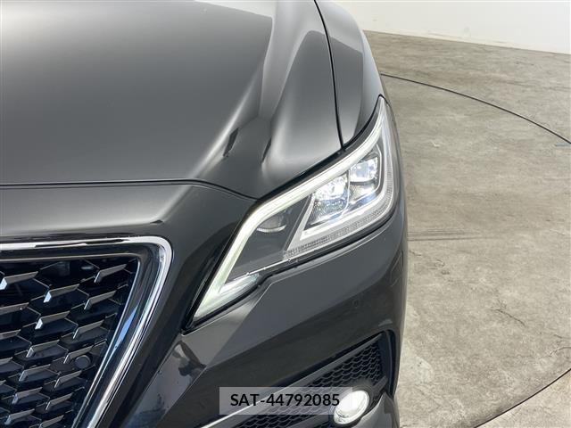 Toyota CROWN 2019 8680562-12