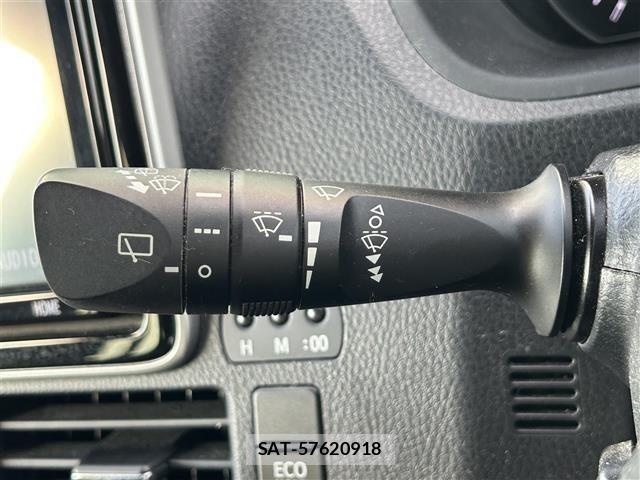 Toyota NOAH 2021 8683569-5
