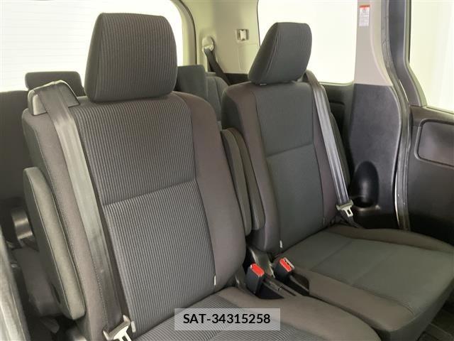 Toyota NOAH 2015 8683571-11