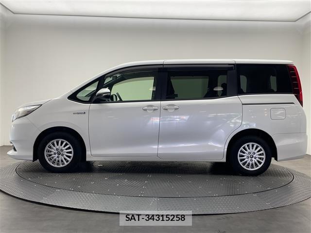 Toyota NOAH 2015 8683571-2