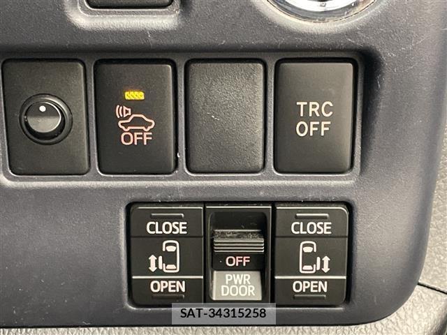 Toyota NOAH 2015 8683571-21