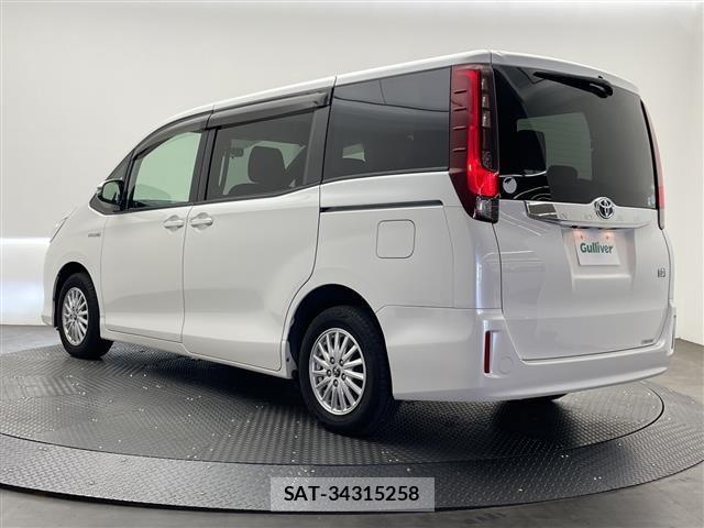 Toyota NOAH 2015 8683571-4