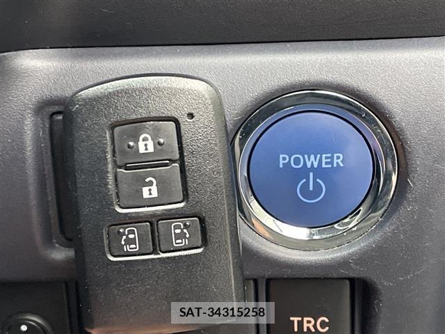 Toyota NOAH 2015 8683571-9