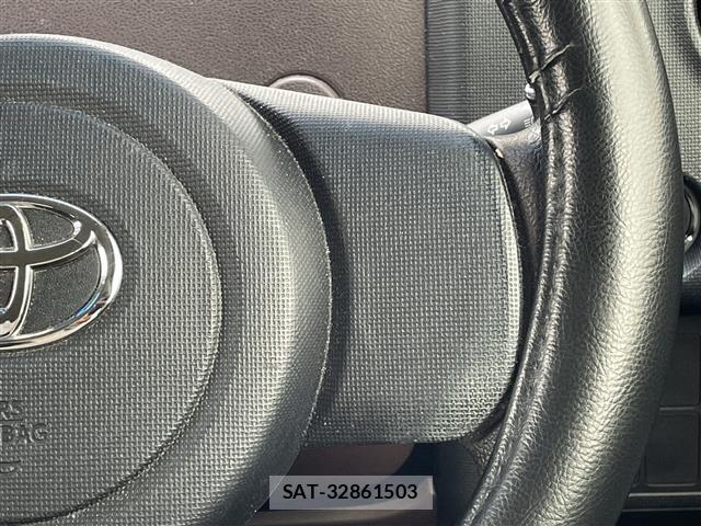 Toyota SPADE 2012 8917332-32