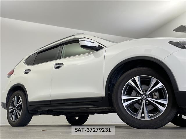 Nissan X-TRAIL 2017 8929623-11