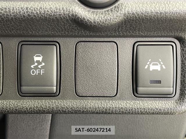 Nissan NOTE 2018 8912890-5