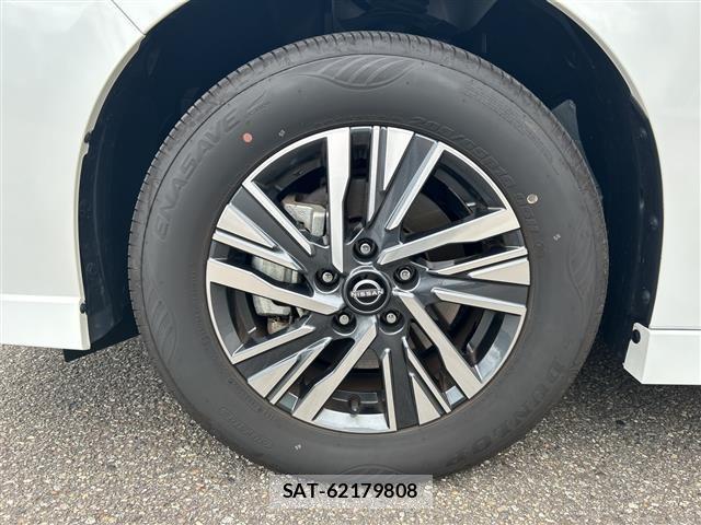 Nissan SERENA 2025 8927258-37