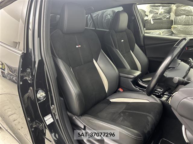 Toyota PRIUS PHV 2022 8915760-11
