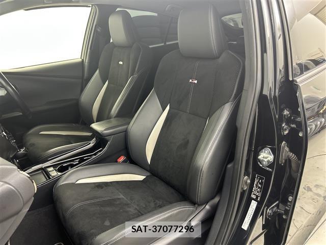 Toyota PRIUS PHV 2022 8915760-12