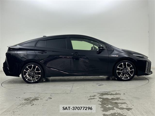 Toyota PRIUS PHV 2022 8915760-2