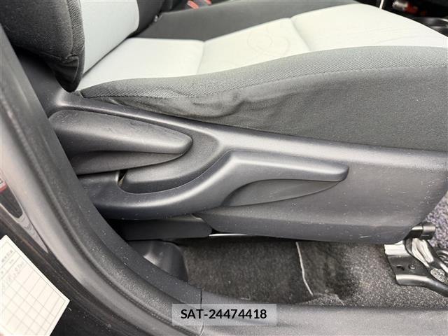 Toyota AQUA 2013 8705729-9