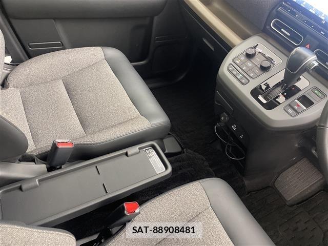 Honda FREED 2024 8684649-2