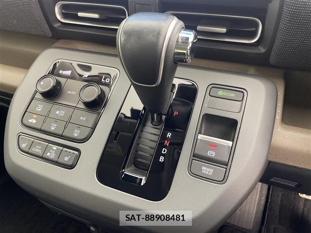 Honda FREED 2024 8684649-4