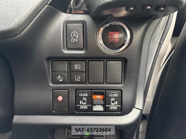 Toyota NOAH 2017 8683572-1