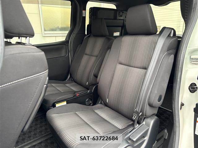 Toyota NOAH 2017 8683572-10