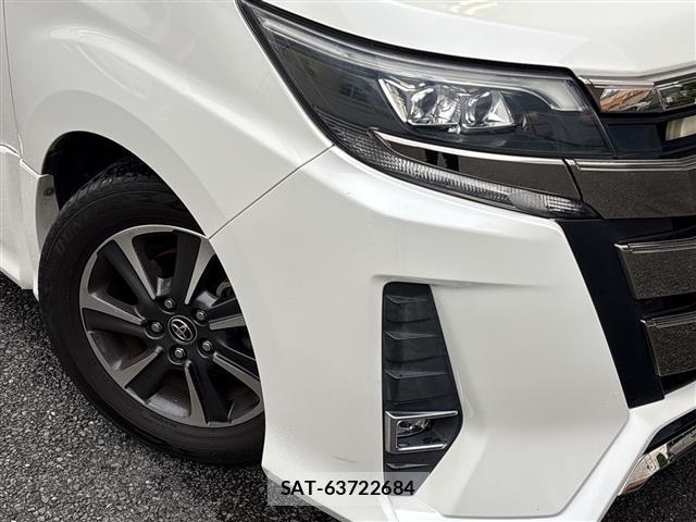 Toyota NOAH 2017 8683572-11