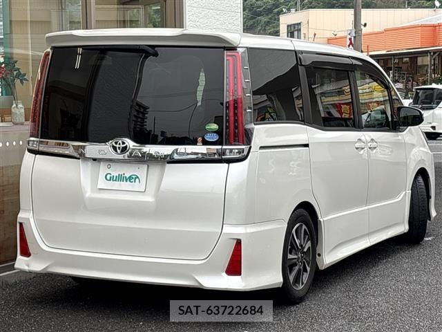 Toyota NOAH 2017 8683572-2
