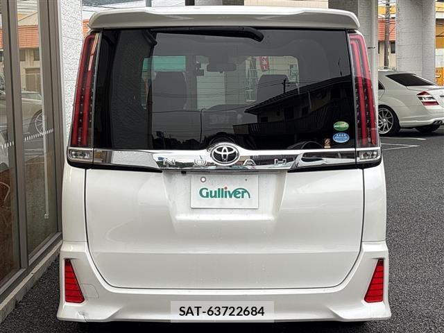 Toyota NOAH 2017 8683572-4