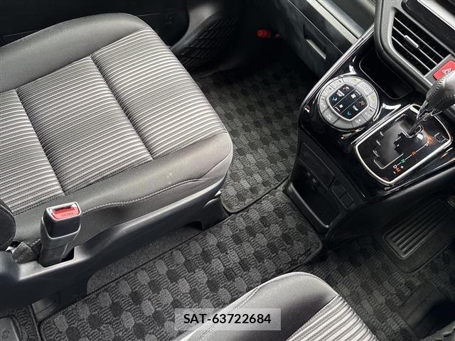 Toyota NOAH 2017 8683572-5