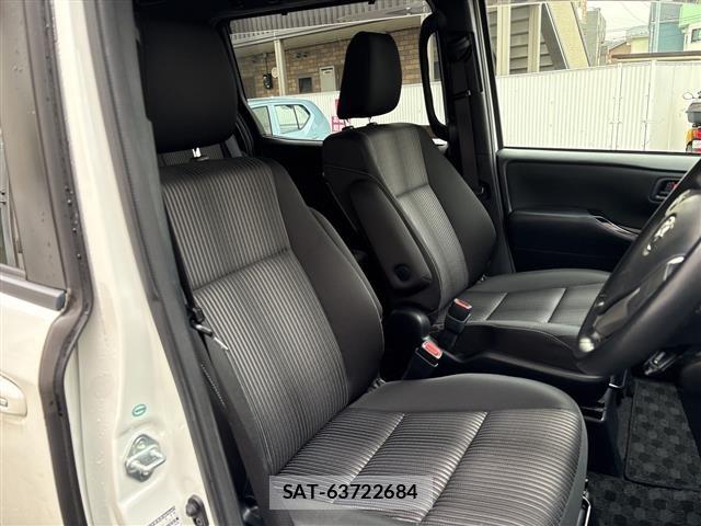 Toyota NOAH 2017 8683572-7
